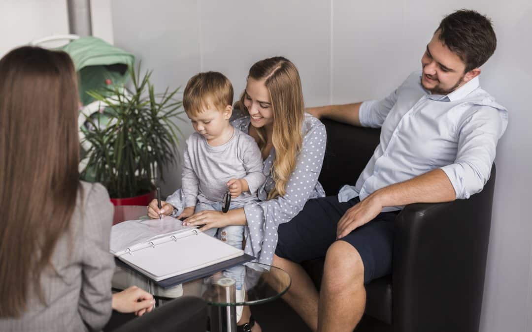 6 Crucial Factors to Keep in Mind When Searching for a Family Lawyer